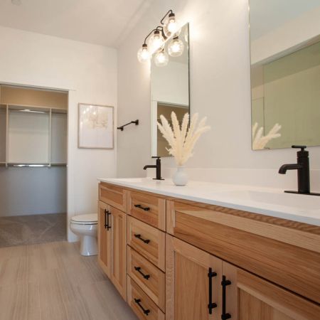 Bathroom 1.jpg